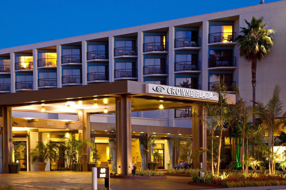 Out of town patients of Dr. U's AKN Clinic may choose to stay at the nearby Crowne Plaza Hotel.